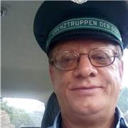 Medico di famiglia in pensione. Esperto in storia , letteratura ,filosofia